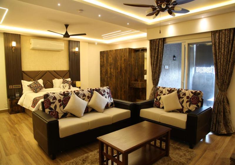 Dakshin Suites Srikakulam Bagian luar foto