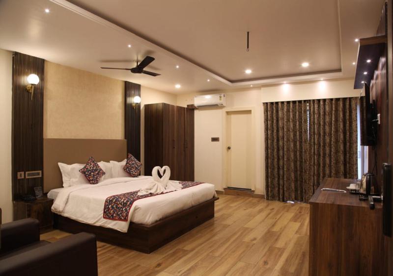 Dakshin Suites Srikakulam Bagian luar foto