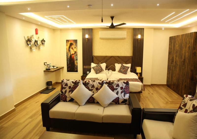 Dakshin Suites Srikakulam Bagian luar foto